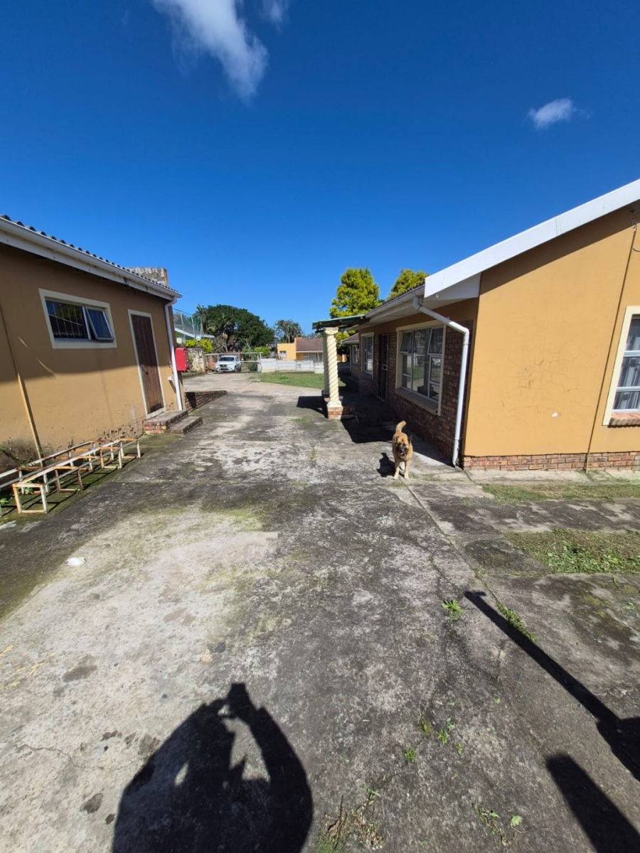 5 Bedroom Property for Sale in Haven Hills Eastern Cape